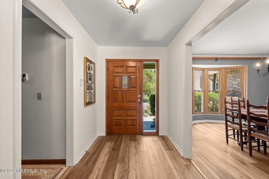 Updated brick 4-bedroom, 2.5-bathroom pool home on a cul-de-sac - photo 8