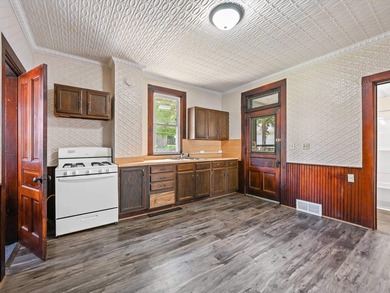 Welcome to this beautifully updated 4-bedroom, 2-bath home - photo 4