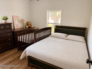 Welcome home to this beautifully remodeled 4 bedroom, 2 bath - photo 7