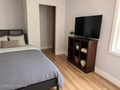Welcome home to this beautifully remodeled 4 bedroom, 2 bath - photo 8