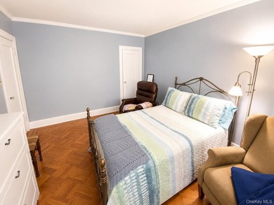 Beautiful Attached Home in Prime North Flushing - School - photo 15