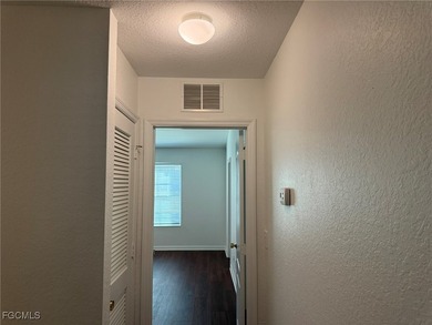 Fabulous Opportunity! Lovely, Bright, Lake View Townhouse now - photo 32