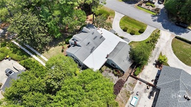 This spacious cottage is nestled in Wymberley, on a picturesque - photo 3