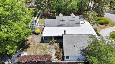 This spacious cottage is nestled in Wymberley, on a picturesque - photo 5