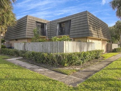 Looking for an amazing Townhouse? A must see! This townhome - photo 1
