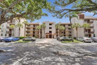 Pine Island Ridge Lakes Condo For Sale in Davie Florida