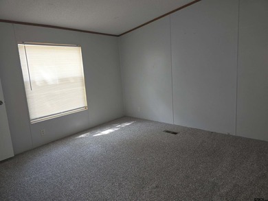 INVESTOR SPECIAL OR FIRST TIME HOME BUYER... LIVE near the lake - photo 12