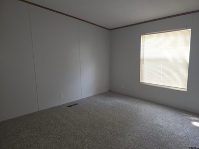 INVESTOR SPECIAL OR FIRST TIME HOME BUYER... LIVE near the lake - photo 13
