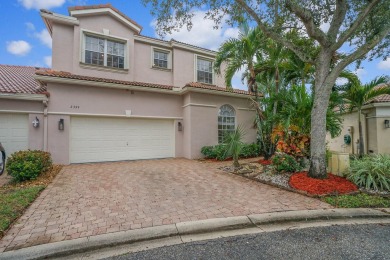 Lake Townhome/Townhouse For Sale in West Palm Beach, Florida