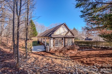 Experience Southern Luxury living set within the golf course - photo 3