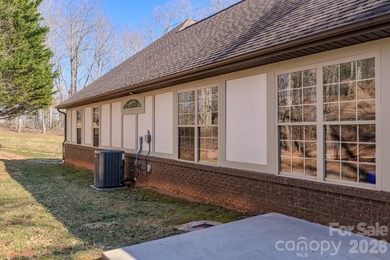Experience Southern Luxury living set within the golf course - photo 5