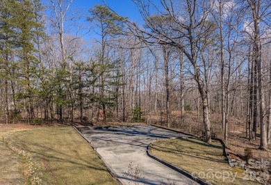 Experience Southern Luxury living set within the golf course - photo 10