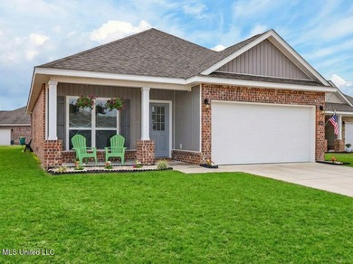 Welcome to 1052 Whimbrel Court in beautiful Ocean Springs. This - photo 1