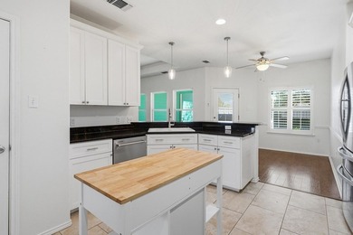 Lovely updated 3-bedroom, 2 bath, 2 car garage in highly - photo 13