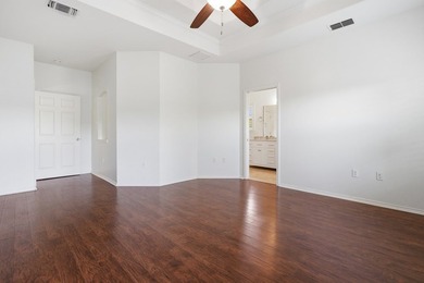 Lovely updated 3-bedroom, 2 bath, 2 car garage in highly - photo 17