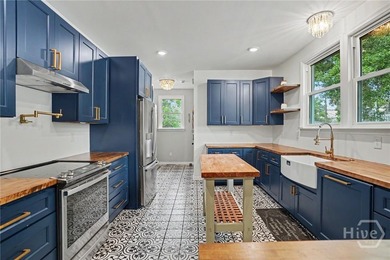 Nestled just minutes from the heart of downtown Savannah, this - photo 8