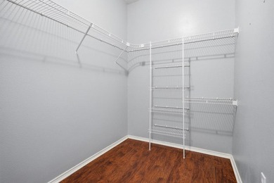Lovely updated 3-bedroom, 2 bath, 2 car garage in highly - photo 18