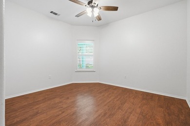 Lovely updated 3-bedroom, 2 bath, 2 car garage in highly - photo 21