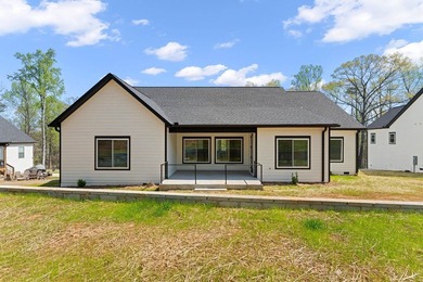 Brand new custom-built 4-bedroom, 2,5 bath home with NO HOA - photo 23