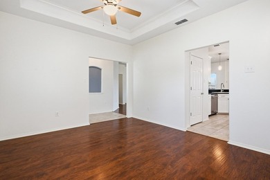 Lovely updated 3-bedroom, 2 bath, 2 car garage in highly - photo 28