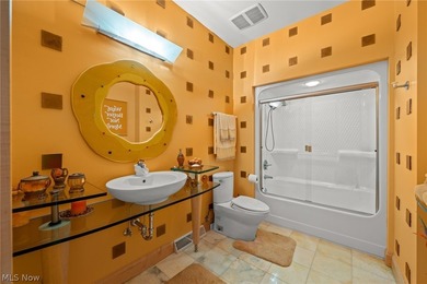 Situated on a beautiful private cul-de-sac in Moreland Hills - photo 38