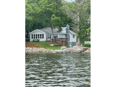 BEAUTIFULLY MAINTAINED LAKE HOME PLUS BUNK HOUSE WITH AC - photo 2