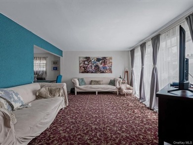 Exceptional opportunity in Douglaston! This spacious two-family - photo 2