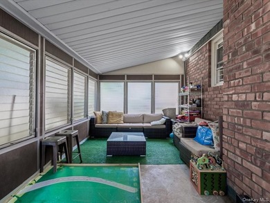 Exceptional opportunity in Douglaston! This spacious two-family - photo 10