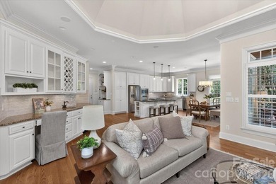 Beautiful custom home on premium golf course lot in popular - photo 12