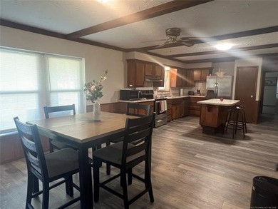 Fully Furnished Lake Area Home - Move-In Ready! Don't miss this - photo 12