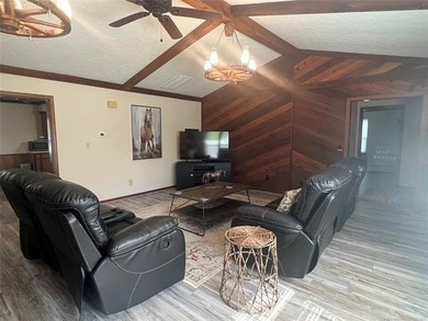 Fully Furnished Lake Area Home - Move-In Ready! Don't miss this - photo 17