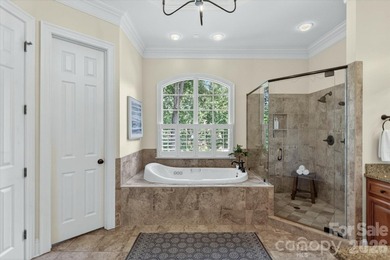 Beautiful custom home on premium golf course lot in popular - photo 22