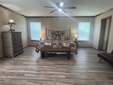 Fully Furnished Lake Area Home - Move-In Ready! Don't miss this - photo 22