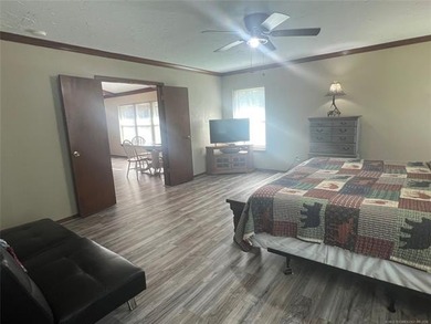 Fully Furnished Lake Area Home - Move-In Ready! Don't miss this - photo 23