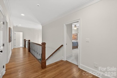 Beautiful custom home on premium golf course lot in popular - photo 25
