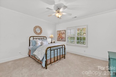 Beautiful custom home on premium golf course lot in popular - photo 26