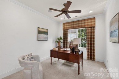 Beautiful custom home on premium golf course lot in popular - photo 28