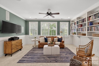 Beautiful custom home on premium golf course lot in popular - photo 32