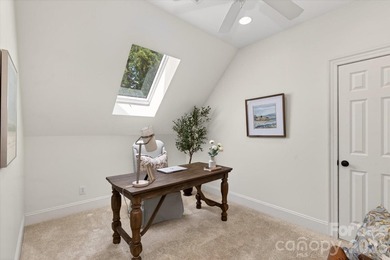 Beautiful custom home on premium golf course lot in popular - photo 34