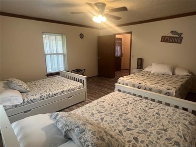 Fully Furnished Lake Area Home - Move-In Ready! Don't miss this - photo 34