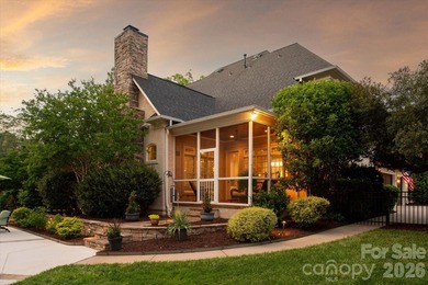 Beautiful custom home on premium golf course lot in popular - photo 35