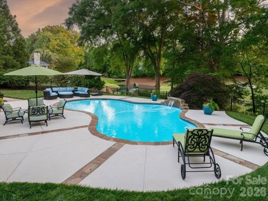 Beautiful custom home on premium golf course lot in popular - photo 38