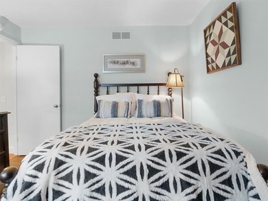 Welcome to 5 Andrews Way, located in the sought-after Bristol - photo 41