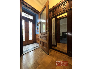 Rare Historic Brick and Limestone Townhouse in Prospect Lefferts - photo 3