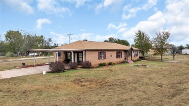 Lake Home For Sale in Pauls Valley, Oklahoma