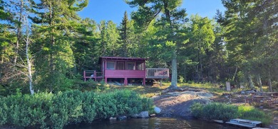 Unwind in cozy comfort inside this picturesque cabin retreat - photo 2