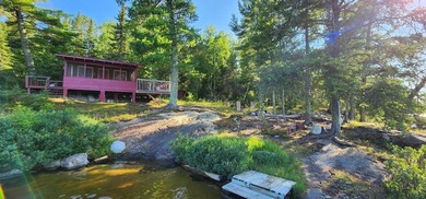 Unwind in cozy comfort inside this picturesque cabin retreat - photo 3