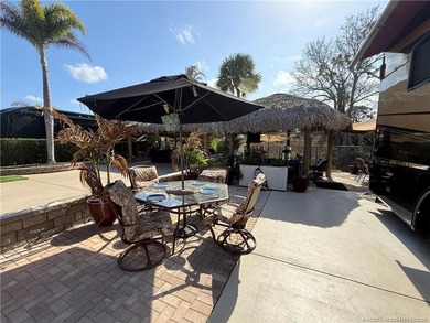 Enjoy privacy and convenience on this oversized 2,681 sq ft RV - photo 7