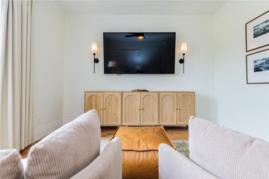 Beautifully updated 4-bedroom 3 bath home with modern finishes - photo 7