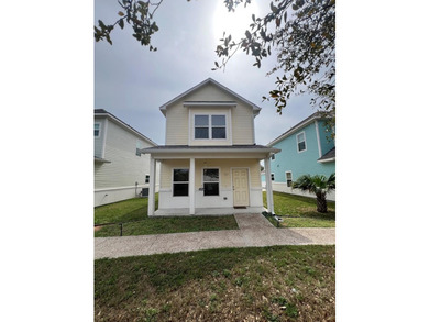Beautiful 2022-Built Townhome in Gated community. This - photo 1